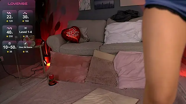 BetsyGonzale online show from 12, 2, 2025