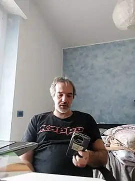 Snapshot of Marcolino183 chatting on 1, 2, 2026 Marcolino183 online show from 1, 2, 2026