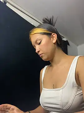 baby lizy online show from 22, 3, 2025