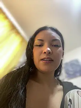 Snapshot of baby_lizy chatting on 19, 5, 2026 baby lizy online show from 19, 5, 2026