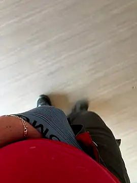 lescoquin2215 online show from 6, 1, 2026