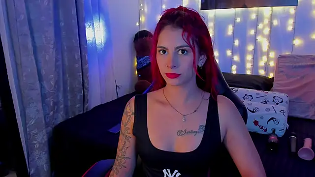 Sophiee Hill online show from 14, 1, 2025