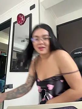 Snapshot of camianddanna chatting on 5, 2, 2026 camianddanna online show from 5, 2, 2026