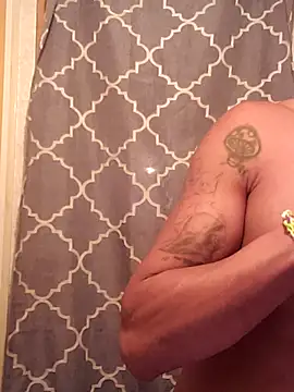 LargeDominoes online show from 18, 4, 2026