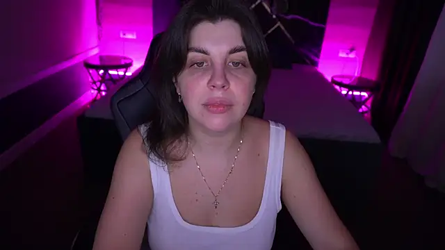 Snapshot of MirandaWong chatting on 10, 11, 2025 MirandaWong online show from 10, 11, 2025