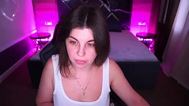 Snapshot of MirandaWong chatting on 13, 11, 2025 MirandaWong online show from 13, 11, 2025