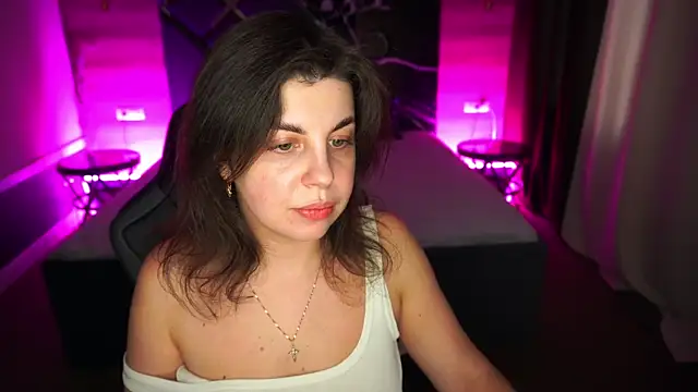 Snapshot of MirandaWong chatting on 15, 11, 2025 MirandaWong online show from 15, 11, 2025