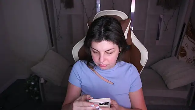 Snapshot of MirandaWong chatting on 23, 2, 2026 MirandaWong online show from 23, 2, 2026