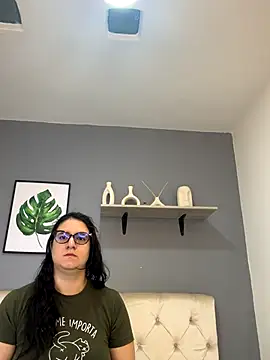 Soe Lara online show from 12, 9, 2025