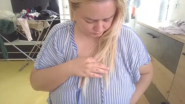 Meliss Official9 online show from 3, 3, 2025