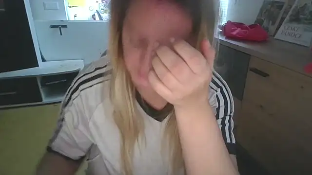 Meliss Official9 online show from 25, 11, 2025