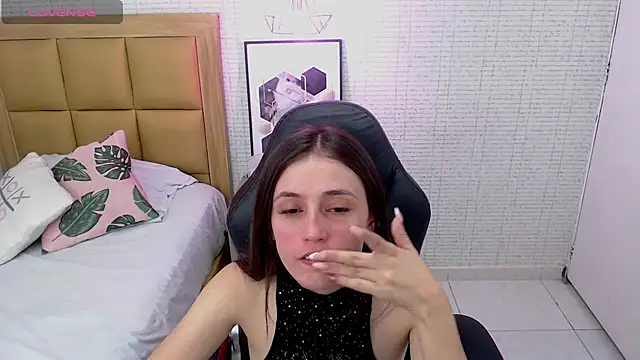 Snapshot of MAGNOLEROY chatting on 22, 1, 2025 MAGNOLEROY online show from 22, 1, 2025