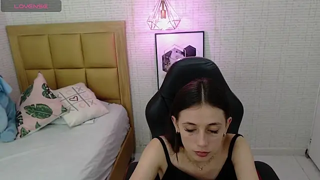 Snapshot of MAGNOLEROY chatting on 23, 1, 2025 MAGNOLEROY online show from 23, 1, 2025