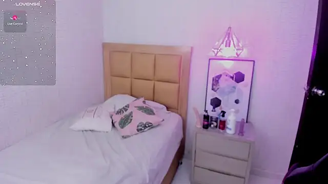 Snapshot of MAGNOLEROY chatting on 29, 1, 2025 MAGNOLEROY online show from 29, 1, 2025