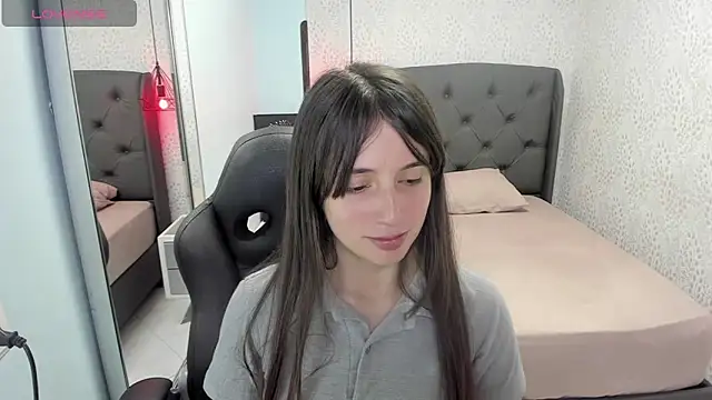 Snapshot of MAGNOLEROY chatting on 26, 11, 2025 MAGNOLEROY online show from 26, 11, 2025