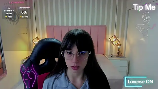 Snapshot of MAGNOLEROY chatting on 1, 12, 2025 MAGNOLEROY online show from 1, 12, 2025