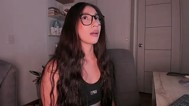 Snapshot of danna_davis18 chatting on 6, 6, 2026 danna davis18 online show from 6, 6, 2026