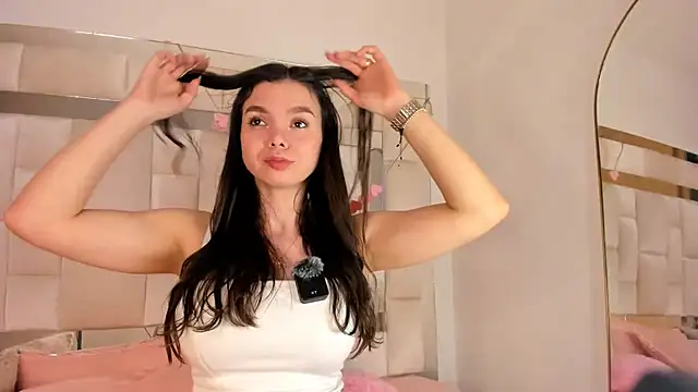 Snapshot of isabella_gomez11 chatting on 6, 6, 2026 isabella gomez11 online show from 6, 6, 2026