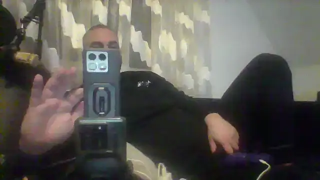 Snapshot of NewyorkDimi chatting on 5, 1, 2025 NewyorkDimi online show from 5, 1, 2025