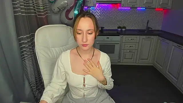 MelodyOfLovee online show from 6, 2, 2025