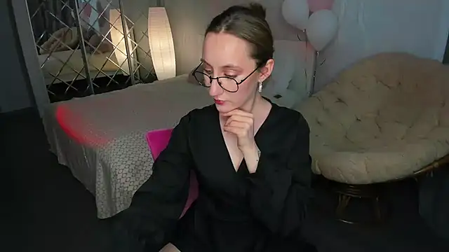 MelodyOfLovee online show from 15, 2, 2025