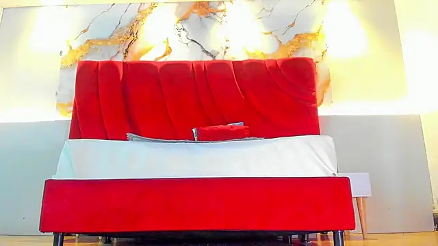 Snapshot of MAISE_HILL1 chatting on 4, 10, 2025 MAISE HILL1 online show from 4, 10, 2025