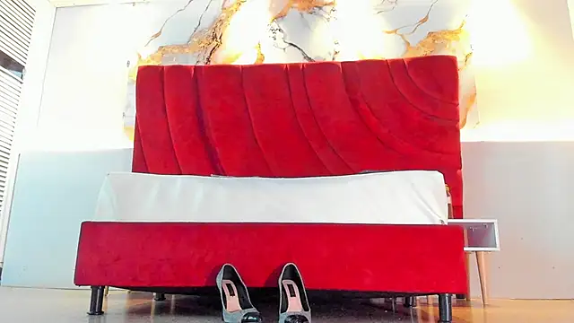 Snapshot of MAISE_HILL1 chatting on 6, 10, 2025 MAISE HILL1 online show from 6, 10, 2025