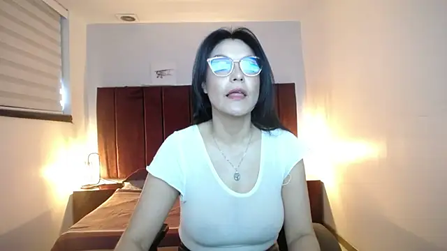 Snapshot of Zuzana21 chatting on 28, 12, 2024 Zuzana21 online show from 28, 12, 2024