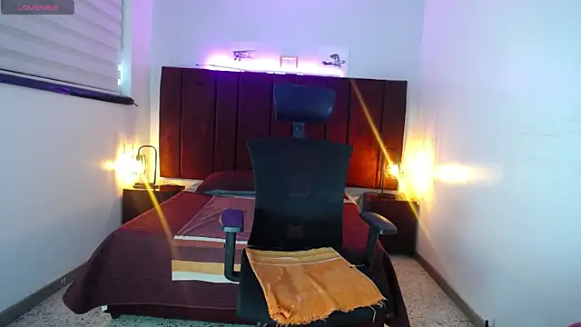 Snapshot of Zuzana21 chatting on 1, 2, 2025 Zuzana21 online show from 1, 2, 2025