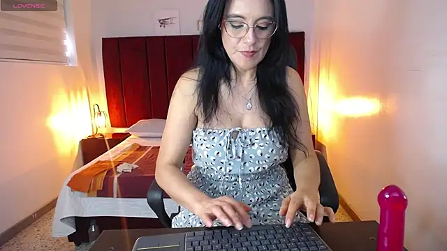 Snapshot of Zuzana21 chatting on 10, 2, 2025 Zuzana21 online show from 10, 2, 2025