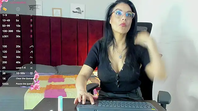 Snapshot of Zuzana21 chatting on 21, 3, 2025 Zuzana21 online show from 21, 3, 2025