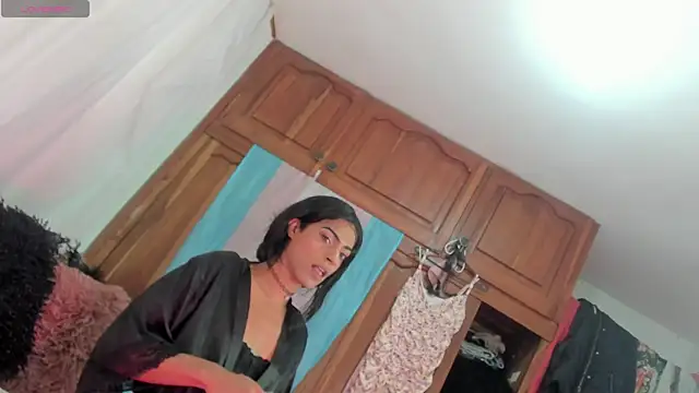 Snapshot of Itsme_Daniela chatting on 10, 10, 2025 Itsme Daniela online show from 10, 10, 2025