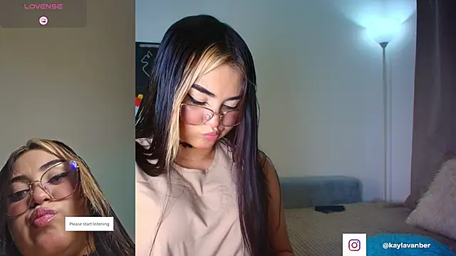 Snapshot of XXCOUPLESSEX chatting on 24, 3, 2026 XXCOUPLESSEX online show from 24, 3, 2026