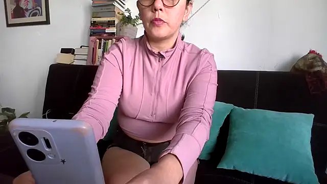 Snapshot of Tiramisu89 chatting on 8, 11, 2025 Tiramisu89 online show from 8, 11, 2025