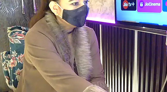 fabdemira online show from 5, 1, 2025