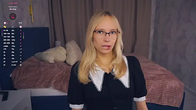 LynetBurby online show from 11, 10, 2025