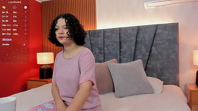 pretty sunlight  online show from 13, 2, 2025