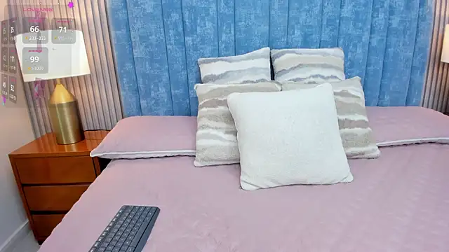 pretty sunlight  online show from 25, 10, 2025