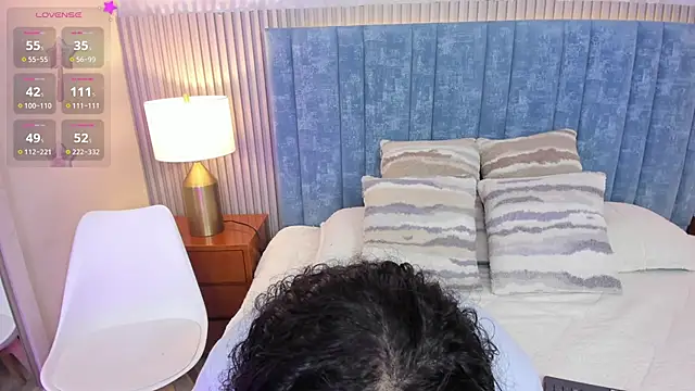 pretty sunlight  online show from 26, 11, 2025