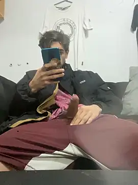 Snapshot of Tomito14 chatting on 26, 10, 2025 Tomito14 online show from 26, 10, 2025