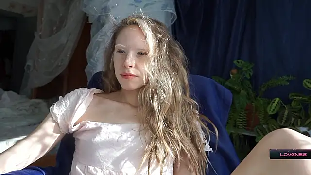 Snapshot of _Phantom_thread_ chatting on 25, 2, 2026 Phantom thread online show from 25, 2, 2026