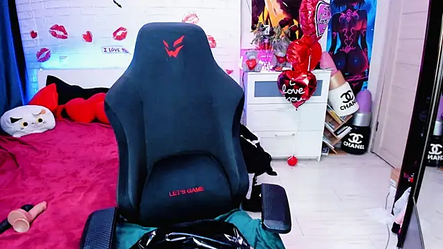 Snapshot of BADNikkiy chatting on 19, 2, 2026 BADNikkiy online show from 19, 2, 2026