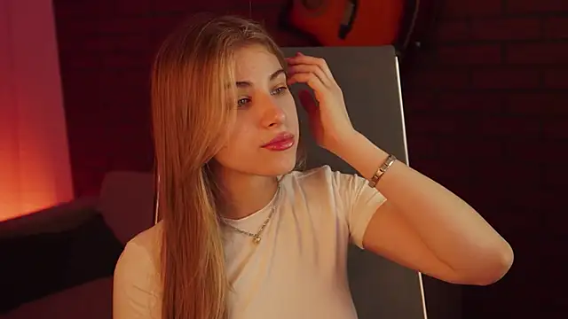 EllieCutes online show from 15, 3, 2025