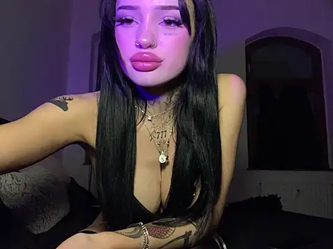 Snapshot of madelinexx chatting on 8, 1, 2025 madelinexx online show from 8, 1, 2025