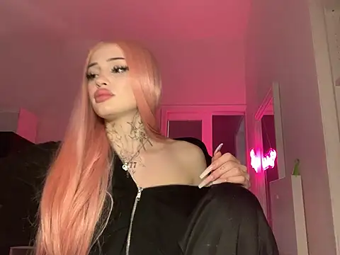 Snapshot of madelinexx chatting on 8, 3, 2025 madelinexx online show from 8, 3, 2025