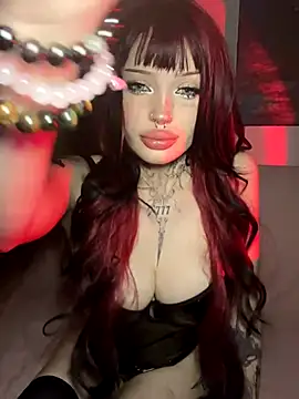 Snapshot of madelinexx chatting on 28, 10, 2025 madelinexx online show from 28, 10, 2025