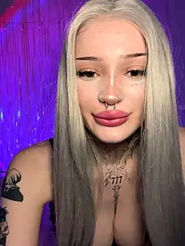 Snapshot of madelinexx chatting on 17, 11, 2025 madelinexx online show from 17, 11, 2025