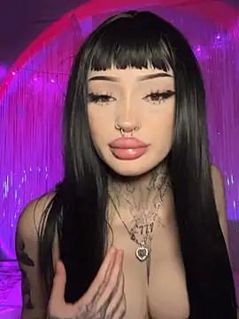 Snapshot of madelinexx chatting on 28, 11, 2025 madelinexx online show from 28, 11, 2025