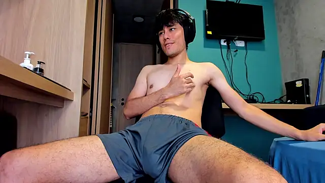 Huge latin cock online show from 29, 5, 2026