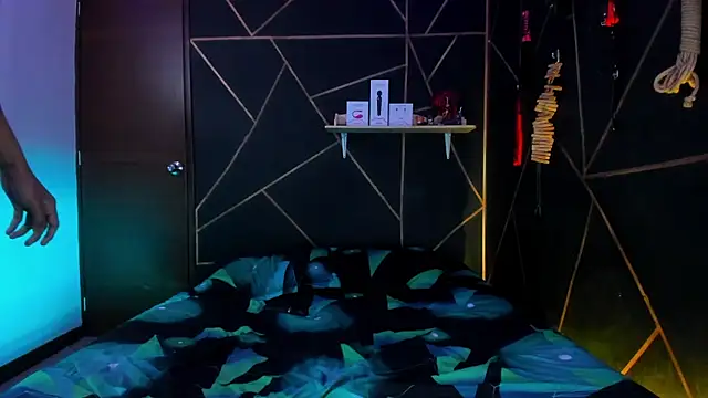 Snapshot of MillersKink chatting on 8, 3, 2025 MillersKink online show from 8, 3, 2025